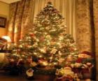 Noel ağacı yıldız, baubles ve şeker sopa renkli süslü